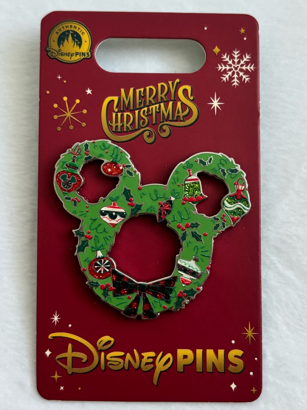 Disney Parks Mickey Icon Wreath Merry Christmas 2025 Pin New